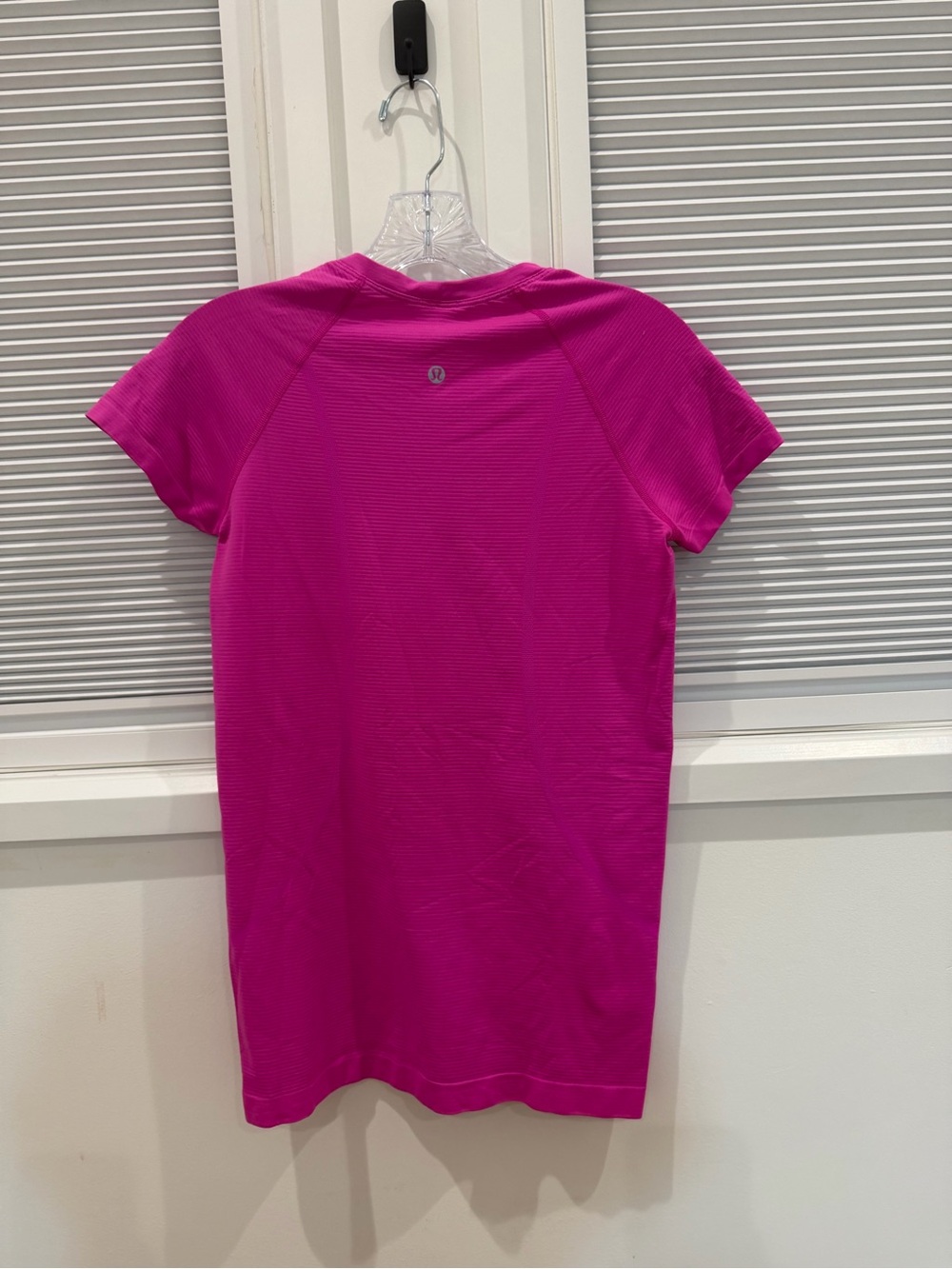 lululemon athletica Women's Short Sleeve Active Tee - Magenta - Picture 2 of 3